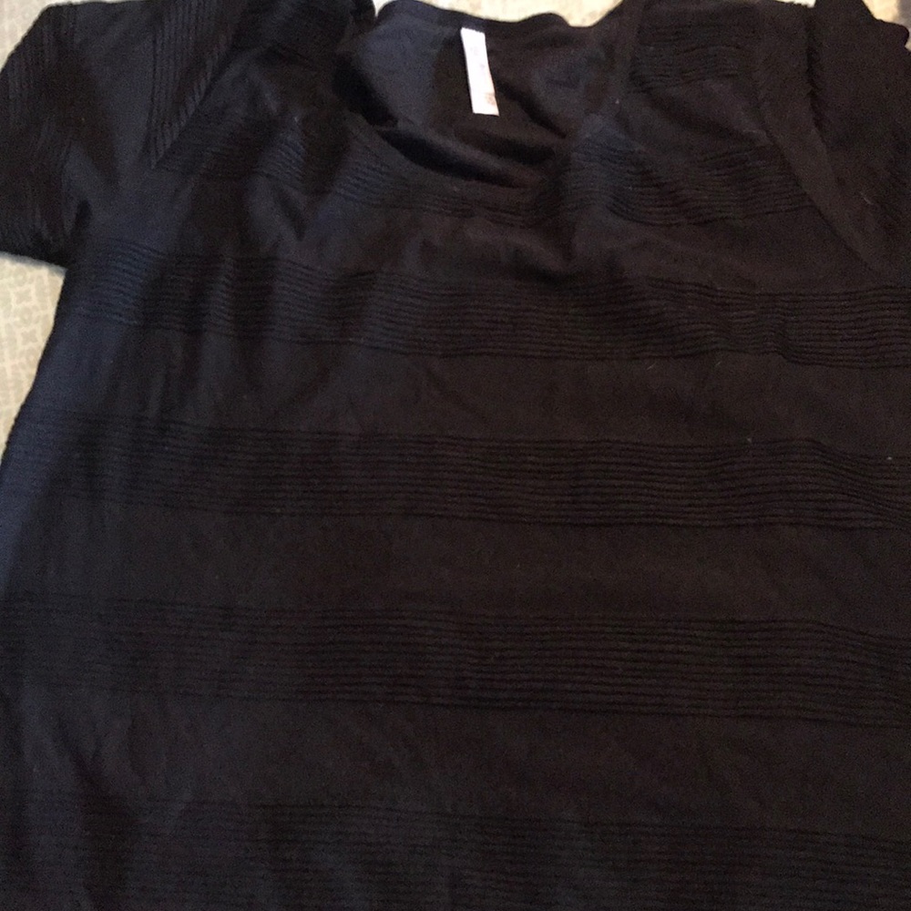 Basic textured black lularoe tee